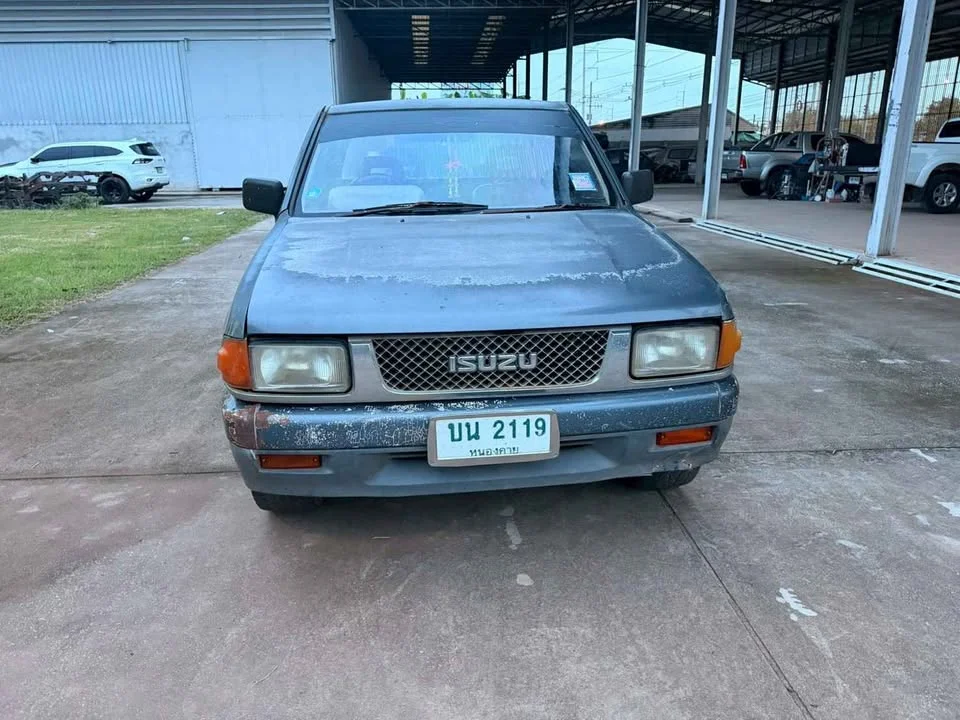 1995 Isuzu TFR III 2