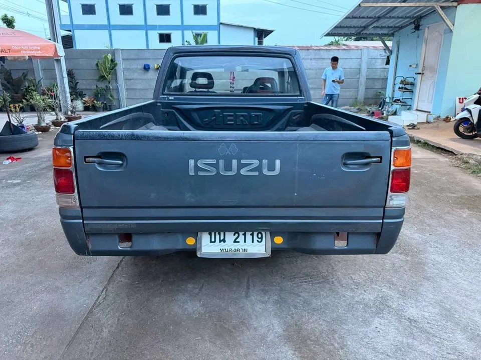 1995 Isuzu TFR III 3