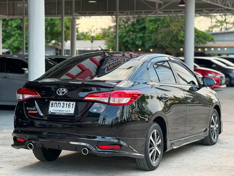 2017 Toyota Yaris ATIV III 3