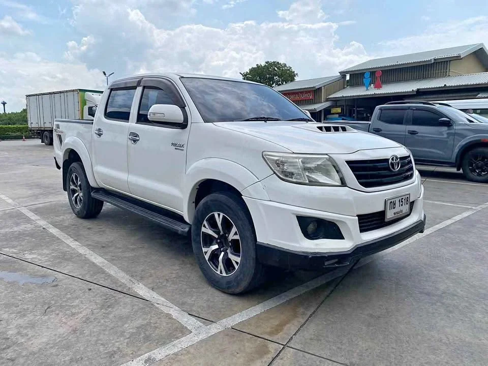 2013 Toyota Hilux VII 2