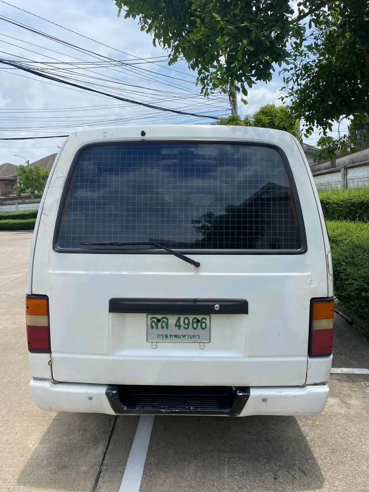 2001 Nissan Urvan IV (E24) 3