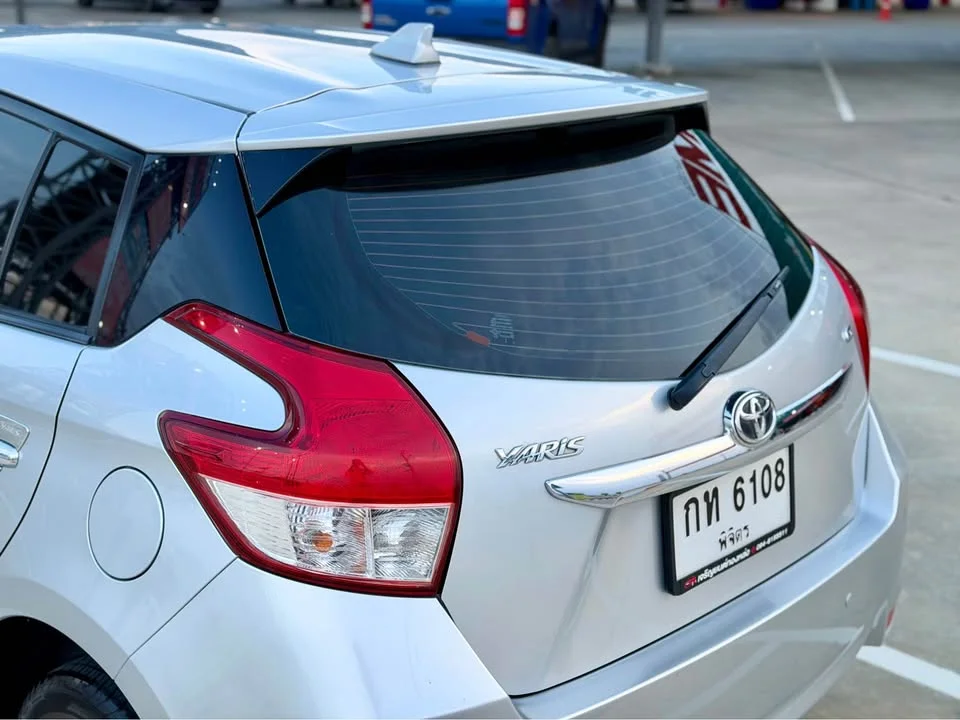 2015 Toyota Yaris III 2