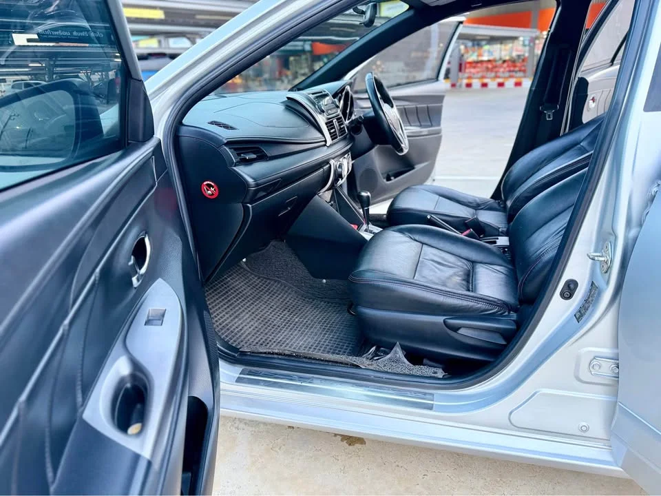 2015 Toyota Yaris III 3