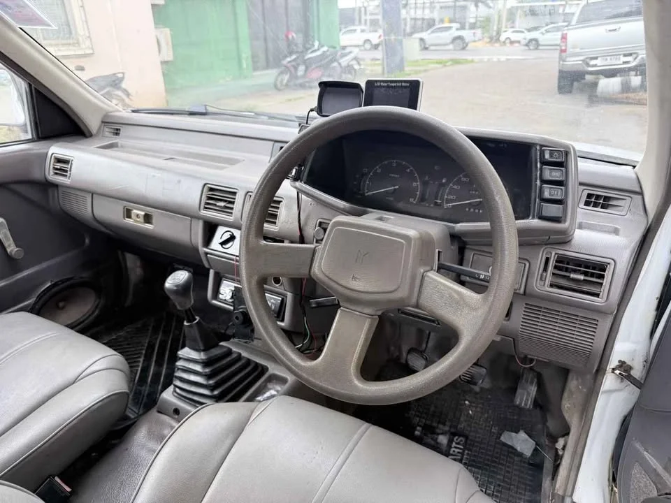 1993 Isuzu TFR III 3