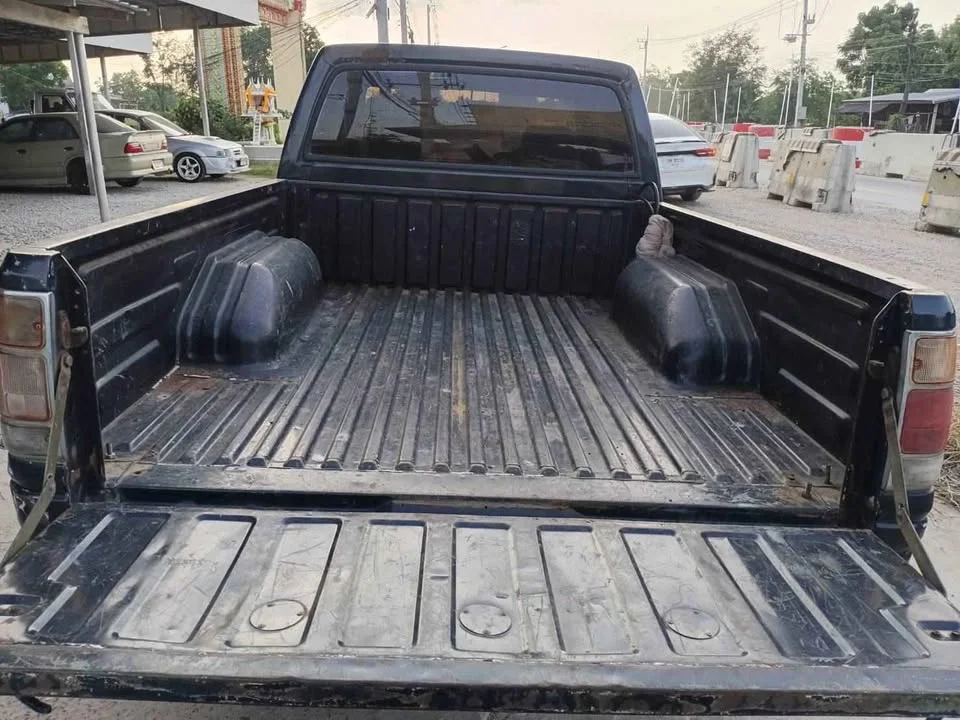 1994 Isuzu TFR III 2