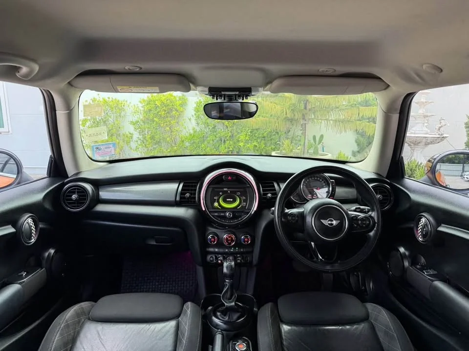 2017 Mini Hatch  III 3