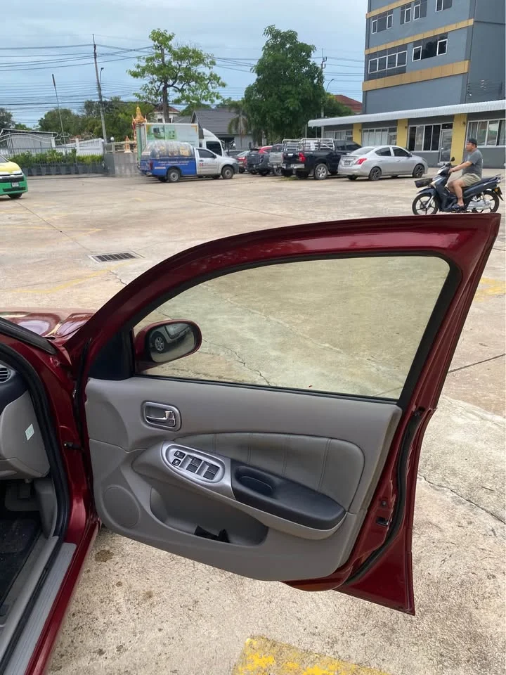 2002 Nissan Sunny N16 3