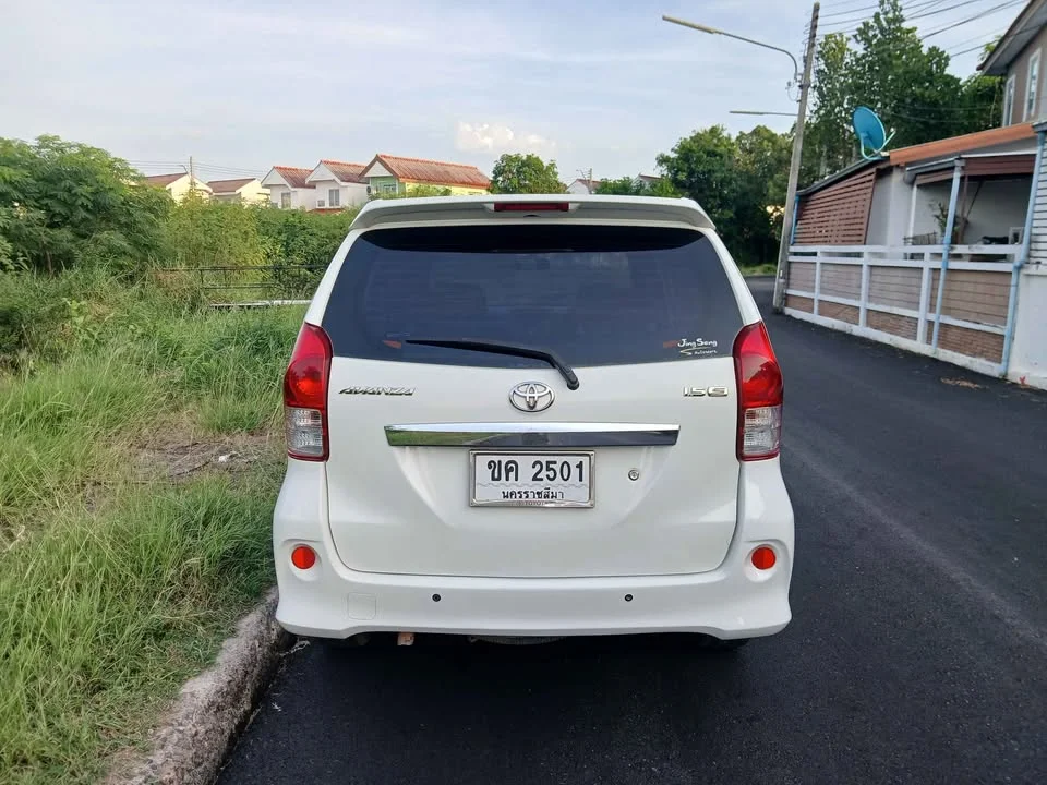 2013 Toyota Avanza II 3