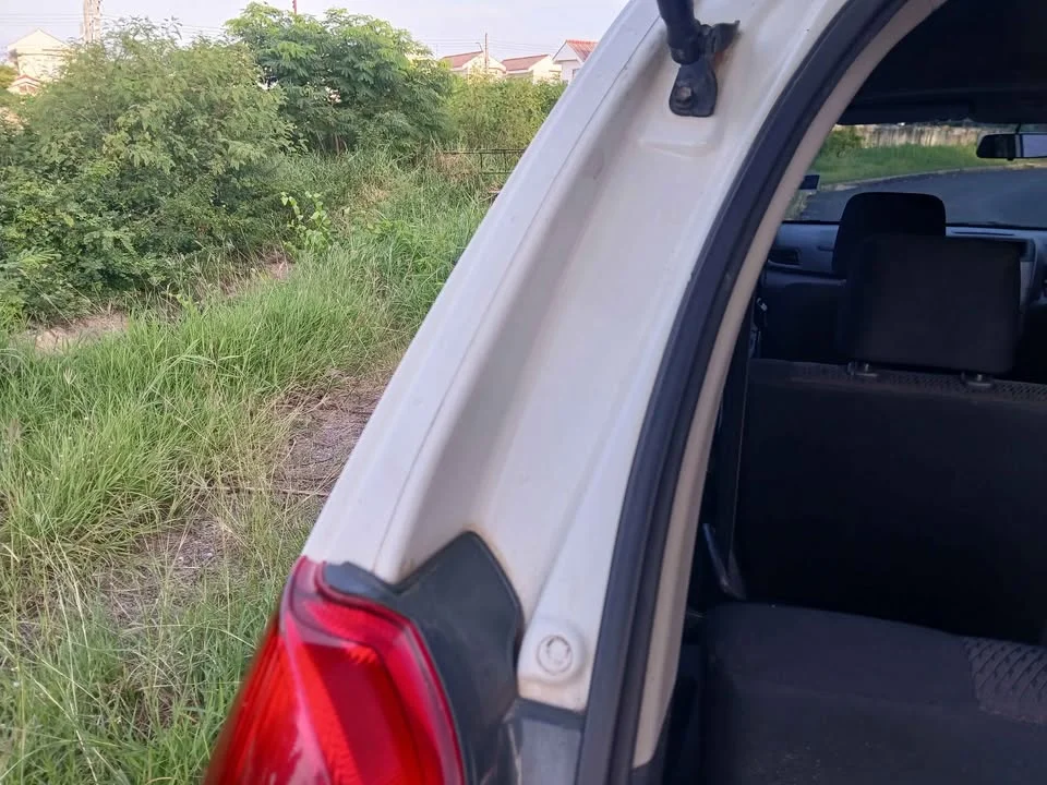 2013 Toyota Avanza II 2