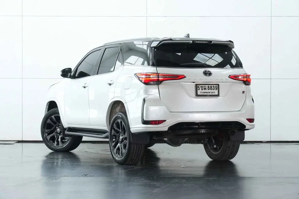 2023 Toyota Fortuner II 2