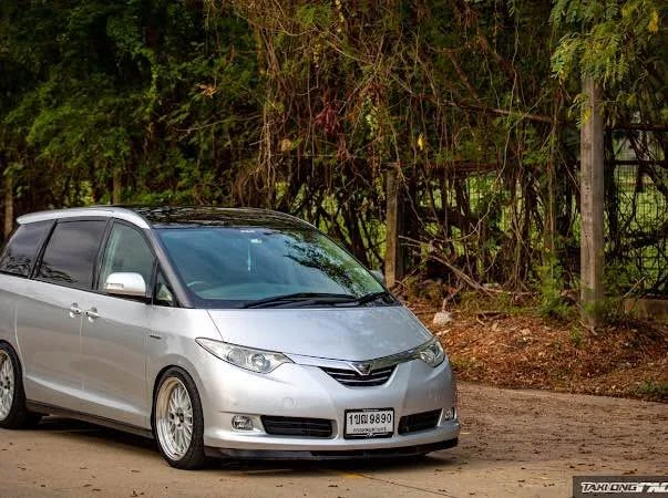 2008 Toyota Estima III 2