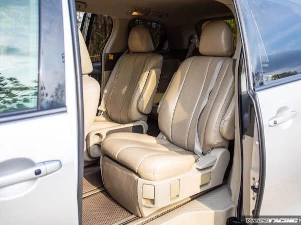 2008 Toyota Estima III 3