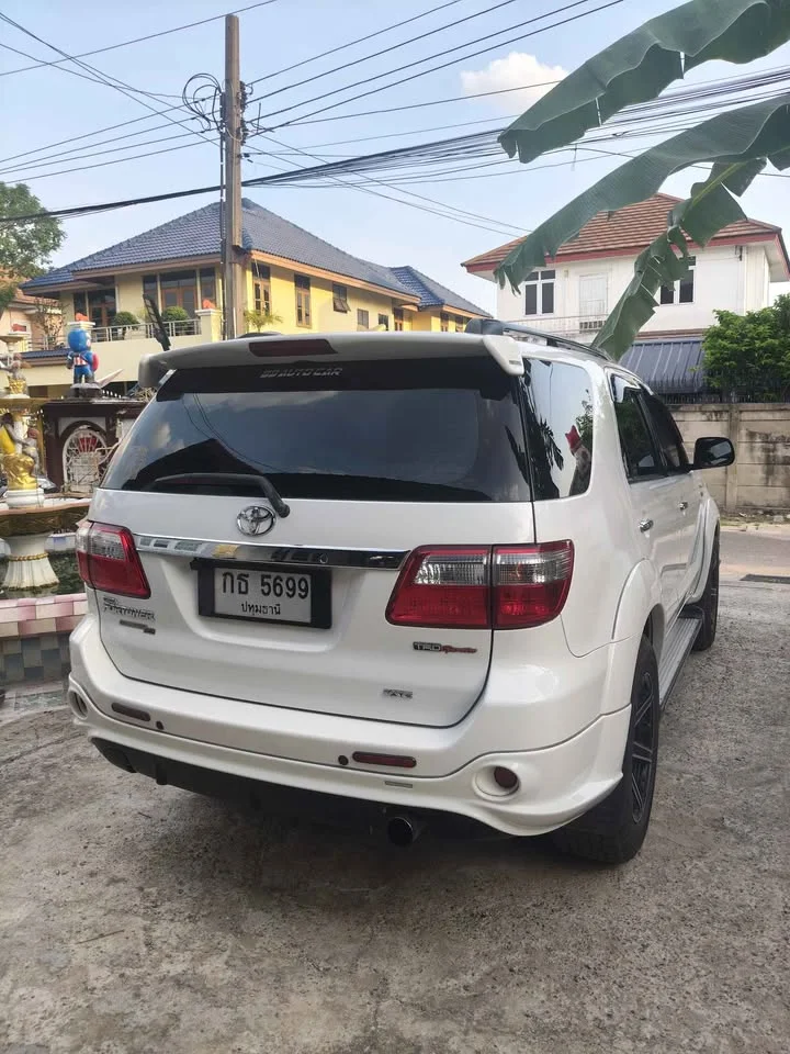 2010 Toyota Fortuner I 2