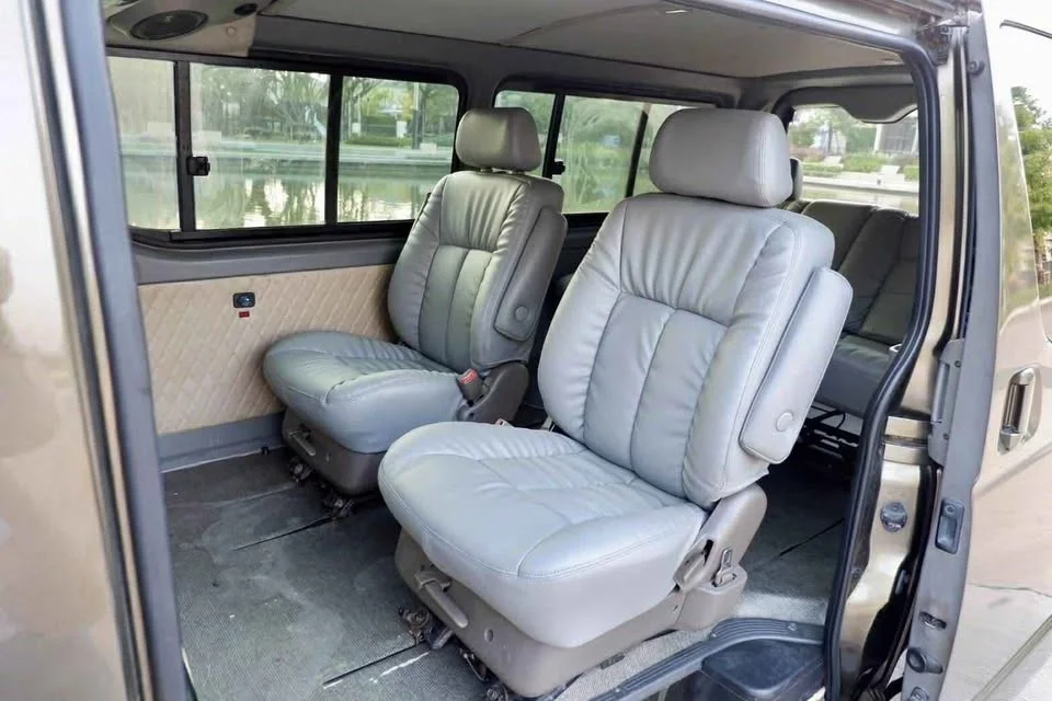 2005 Toyota HiAce V (H200) 2