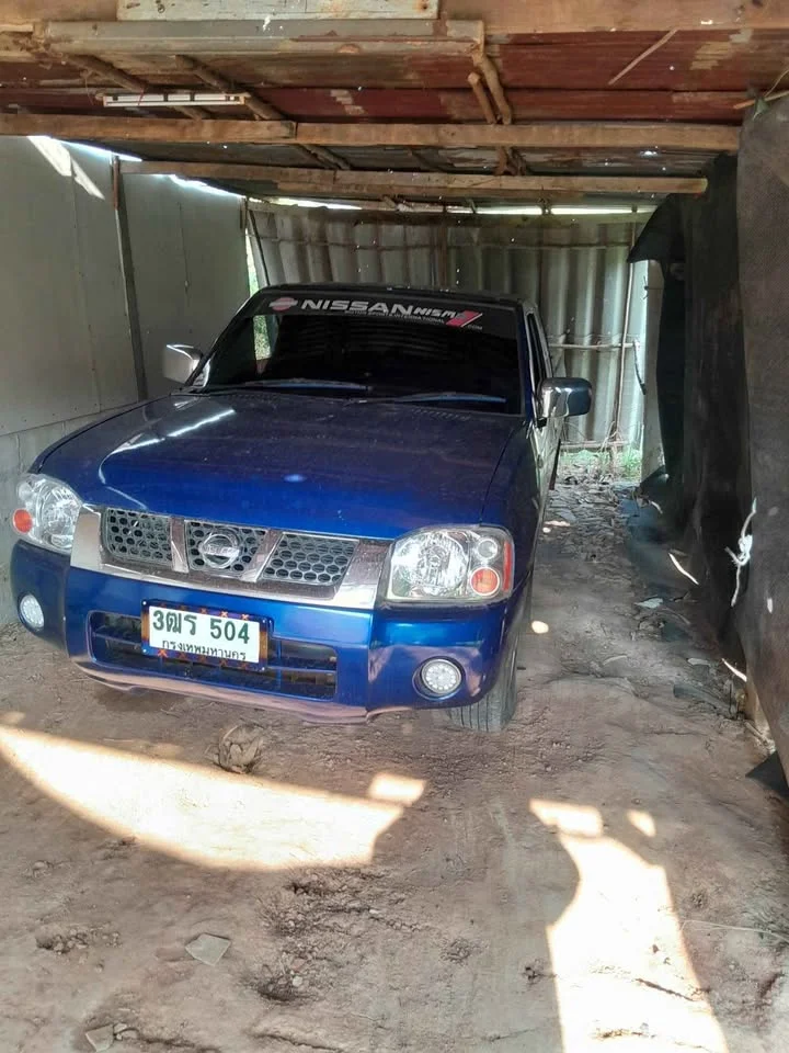 2005 Nissan Frontier I 3