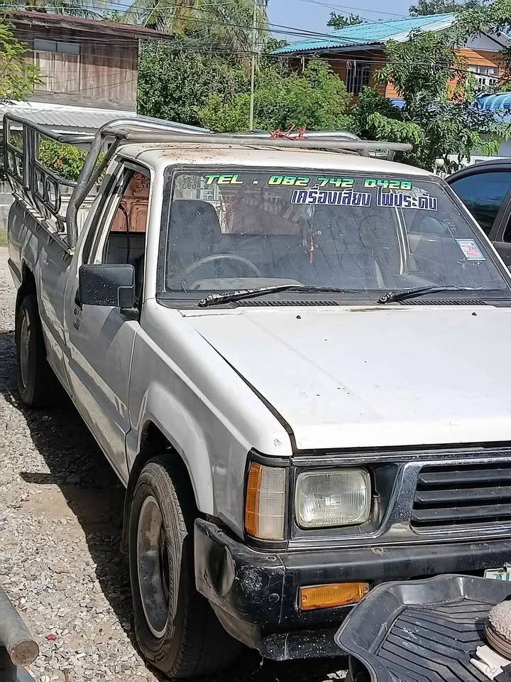 1999 Mitsubishi Triton II 2