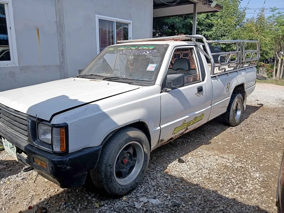 1999 Mitsubishi Triton II 3