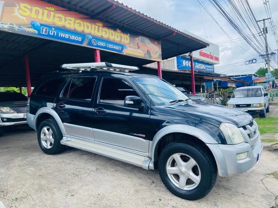 2005 Isuzu MU-7 3