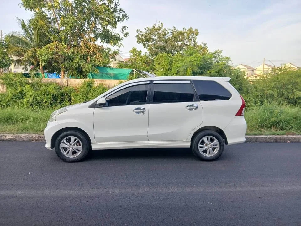 2013 Toyota Avanza II 3