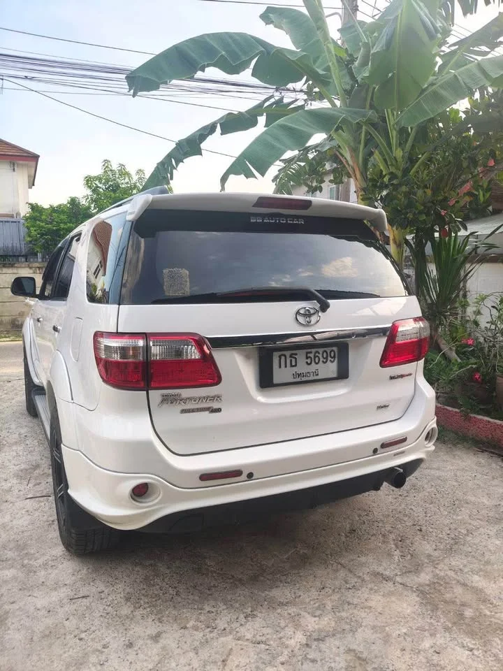 2010 Toyota Fortuner I 2