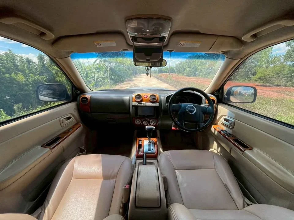 2006 Isuzu MU-7 2