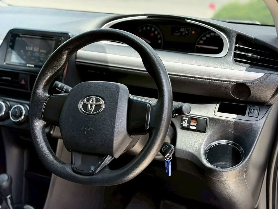 2019 Toyota Sienta II 2