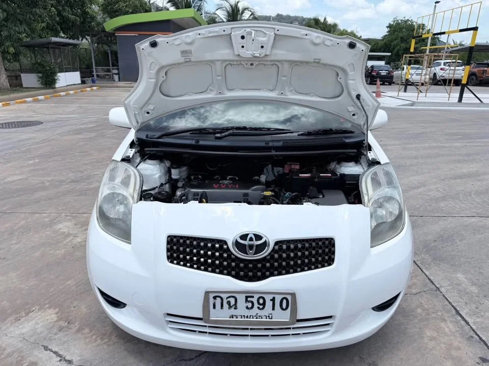 2007 Toyota Yaris II 2