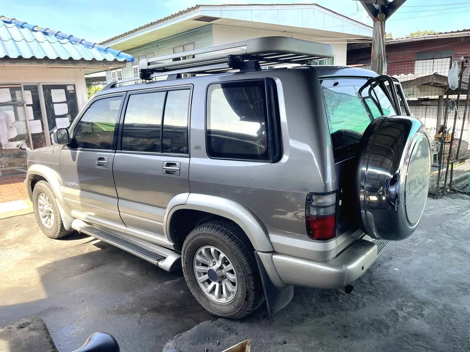 2002 Isuzu Trooper II 3