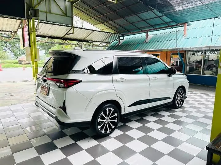 2022 Toyota Veloz III 2