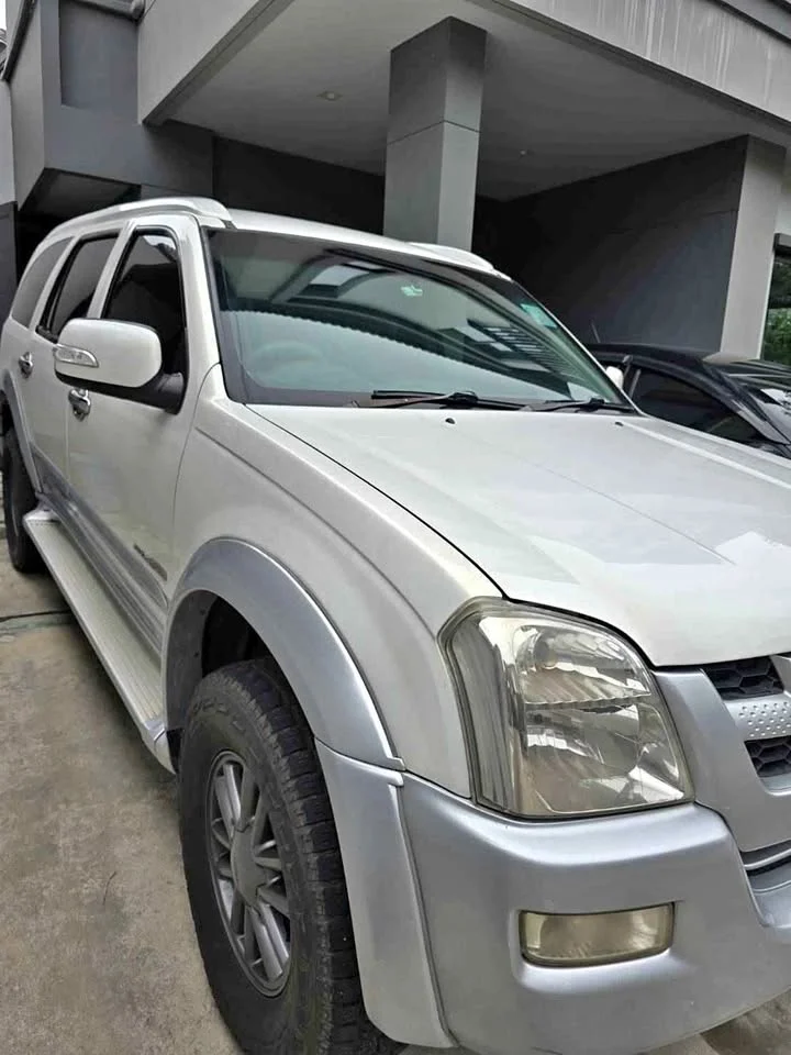 2006 Isuzu MU-7 2