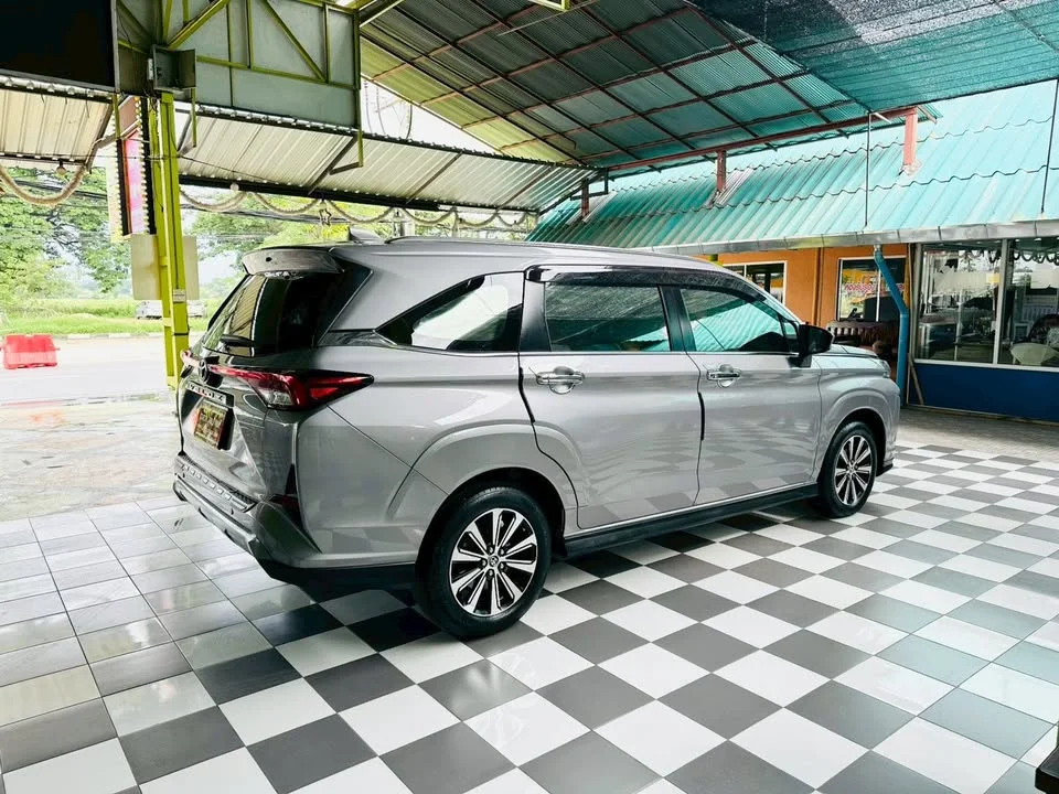 2023 Toyota Veloz III 3