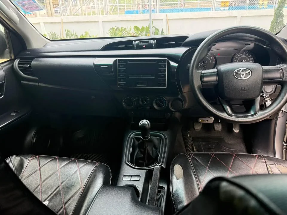 2019 Toyota Hilux VIII 3
