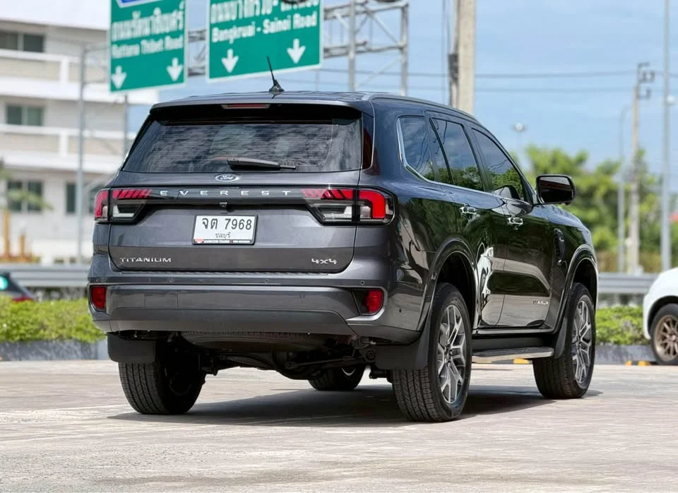 2022 Ford Everest III 3
