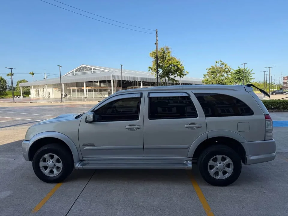 2007 Isuzu MU-7 3