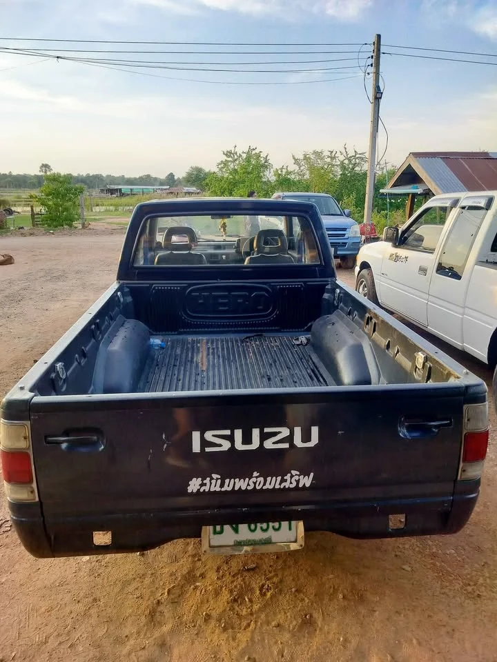 1990 Isuzu TFR III 2