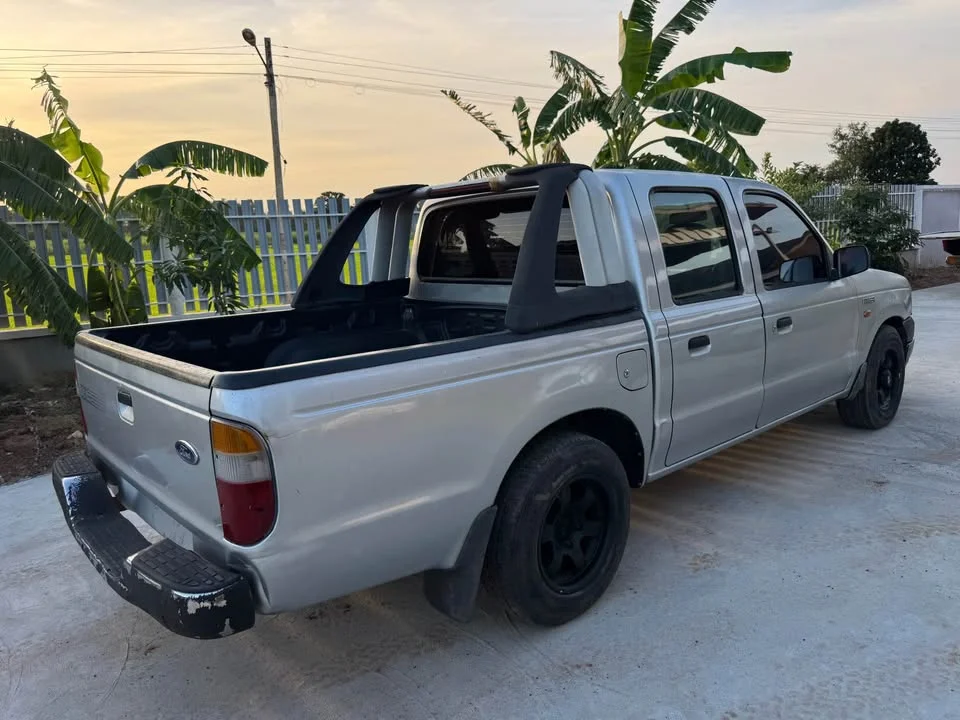 2002 Mazda 2500 Fighter V 3