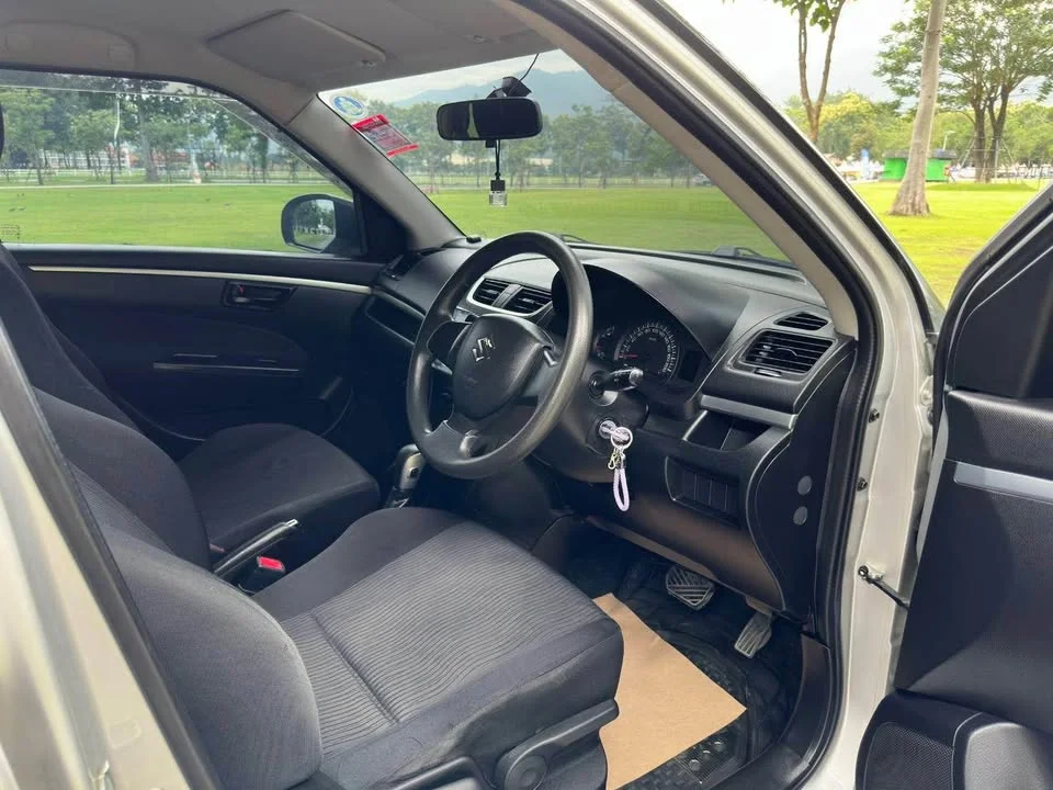 2013 Suzuki Swift II 3