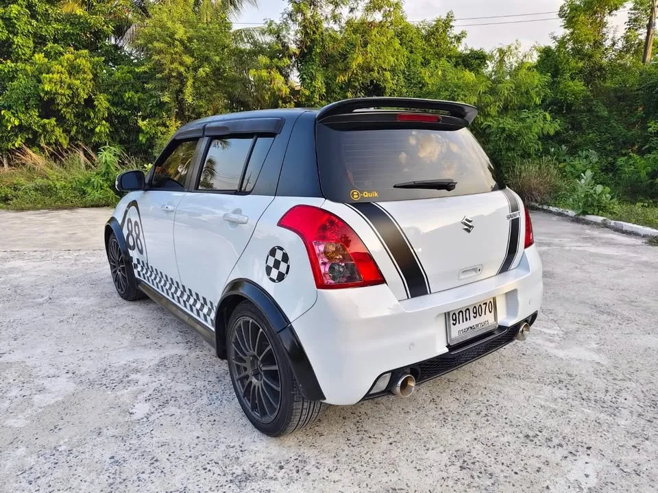 2011 Suzuki Swift I 3