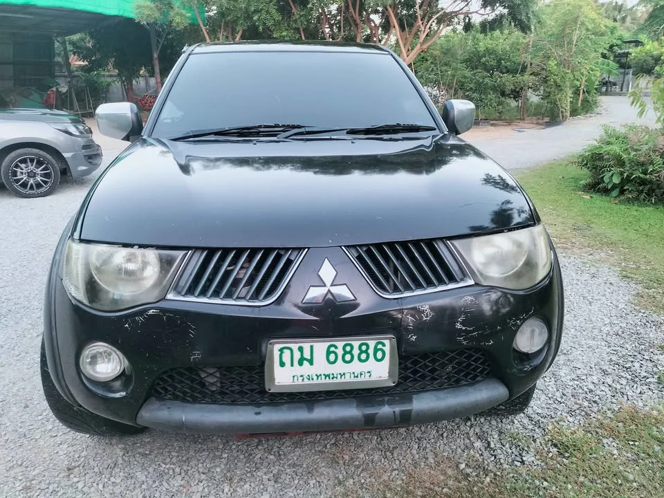 Mitsubishi Triton IV 3