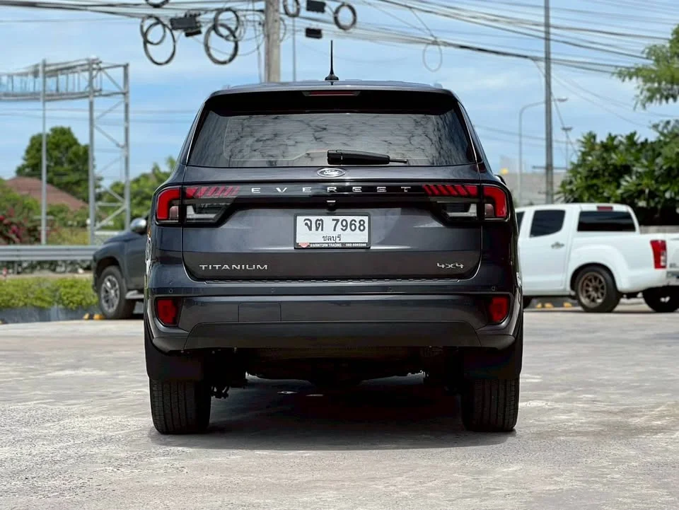 2022 Ford Everest III 3