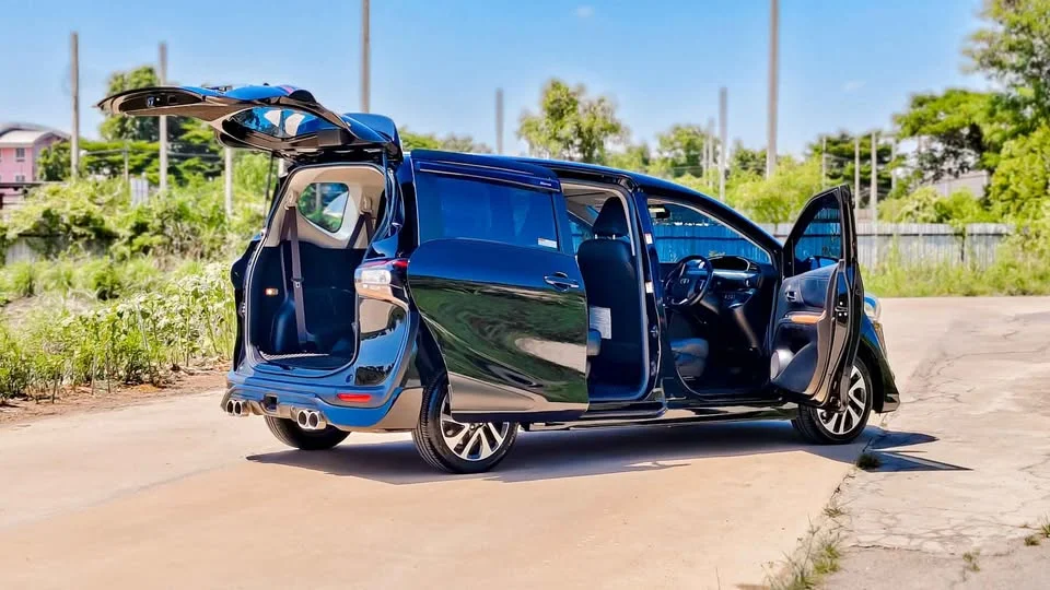2018 Toyota Sienta II 3