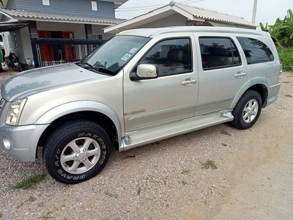 2006 Isuzu MU-7 2