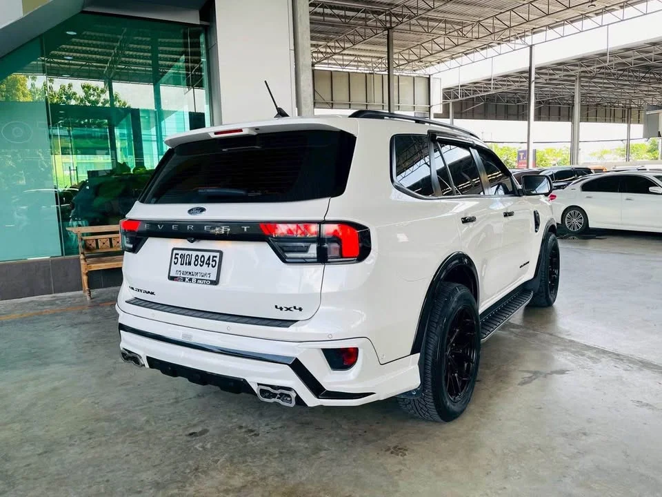 2024 Ford Everest III 3