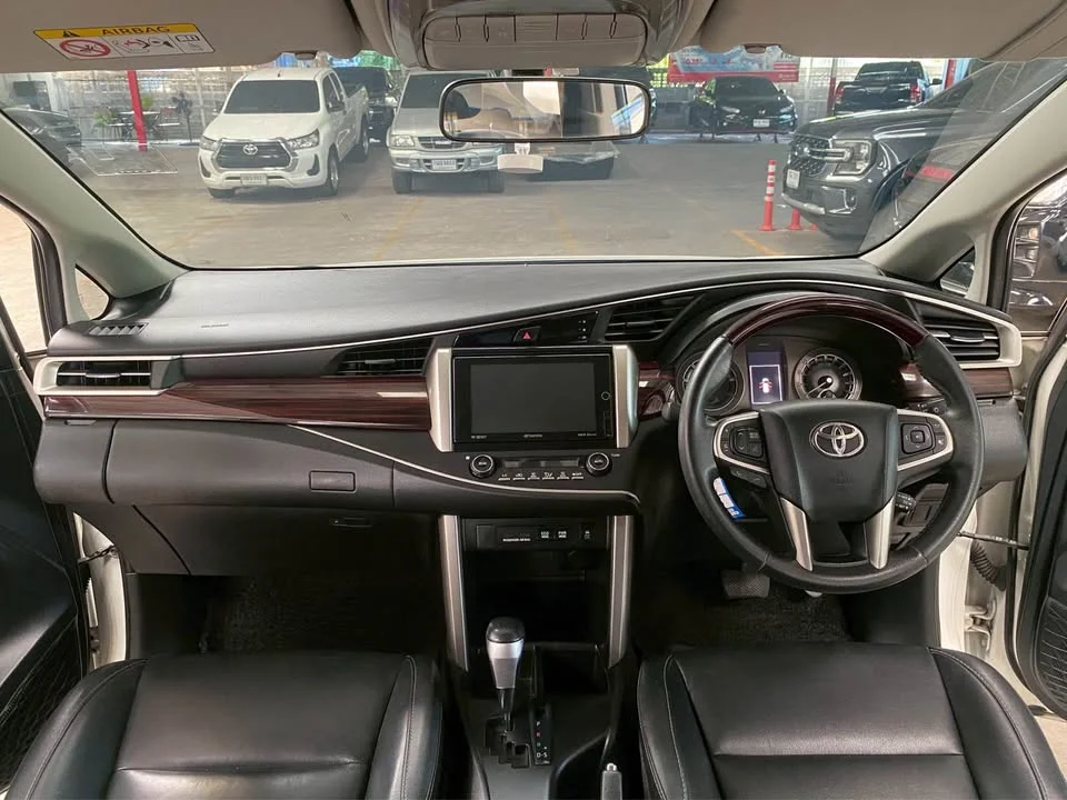 2016 Toyota Innova II 2