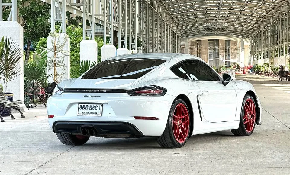 2018 Porsche 718 Boxster and Cayman IV 2