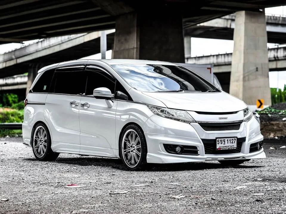 2014 Honda Odyssey V 2