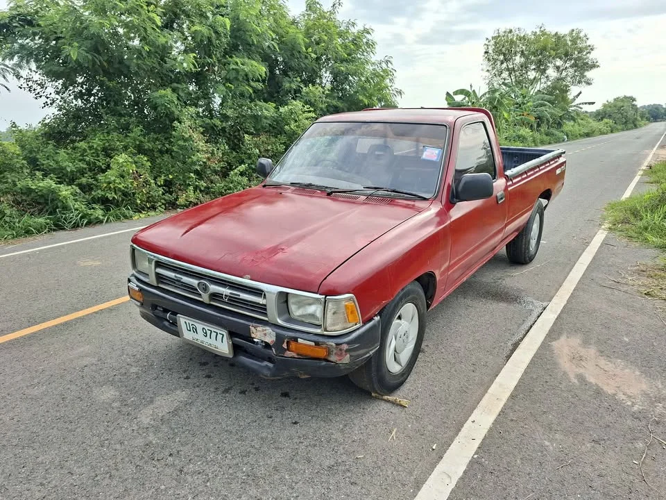 1990 Toyota Hilux Mighty-X V 3
