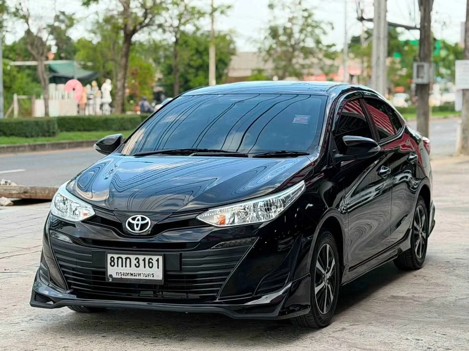 2017 Toyota Yaris ATIV III 2