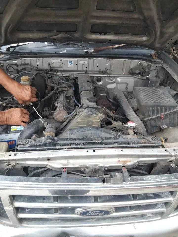 2004 Mazda 2500 Fighter V 2