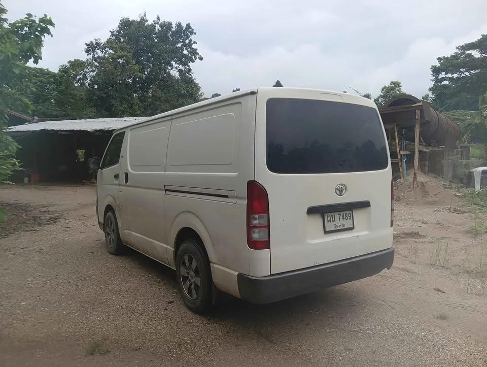 2005 Toyota HiAce V (H200) 2